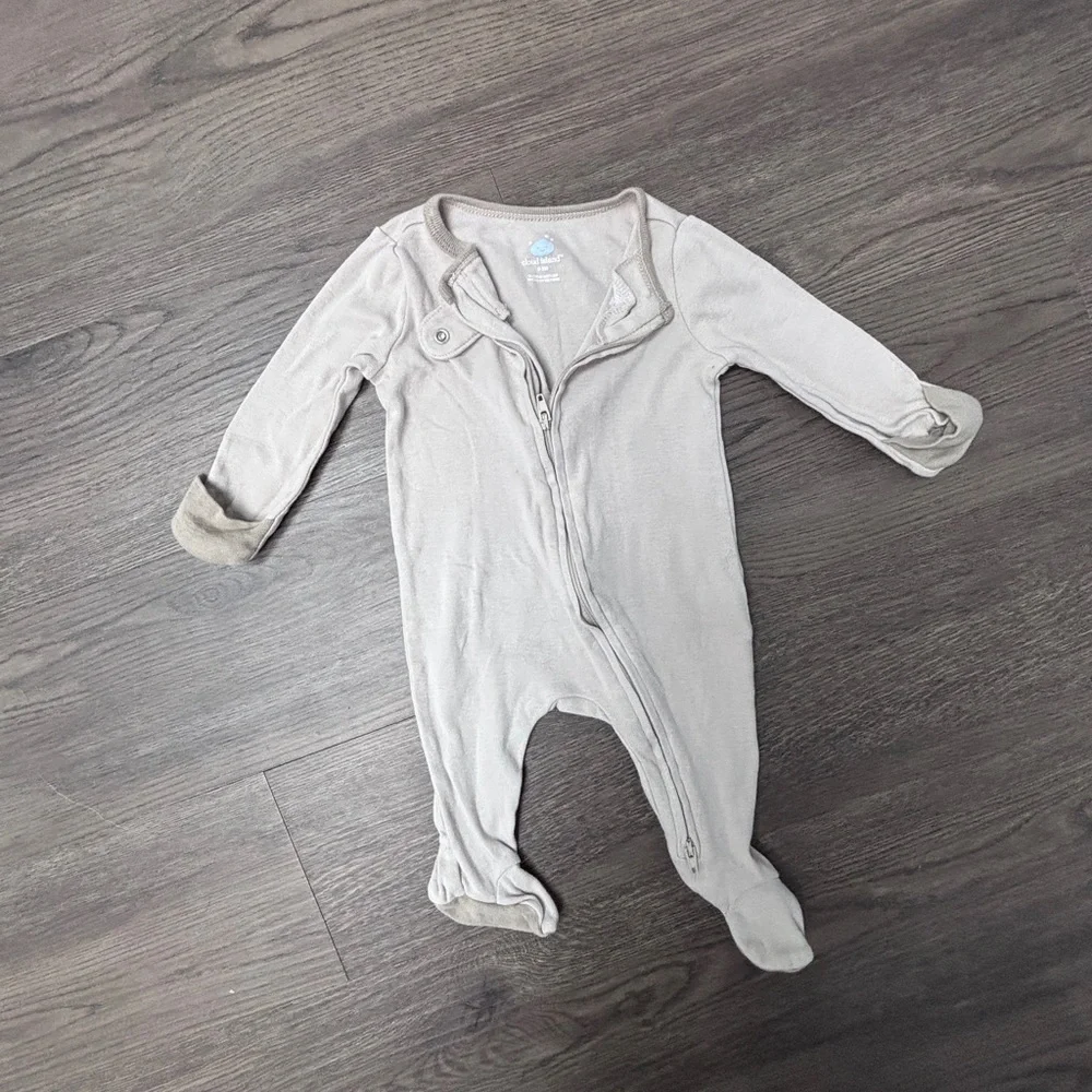Cloud Islandx1, Gerberx3, Snonook Brown Bear Fleece Onesie, GUC